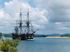 Kaptan James Cook, 1770'de HM Bark Endeavour tipi yelkenlisi ile, Avustralya'nn dou kylarnn haritasn karm ve buralar Britanya topraklarna kattn ilan etmitir. Bu kopya Cook'un yedi haftasn haftasn harcad Cooktown'dan ekilmi ve 1988 ylnda Fremantle yaplmtr.